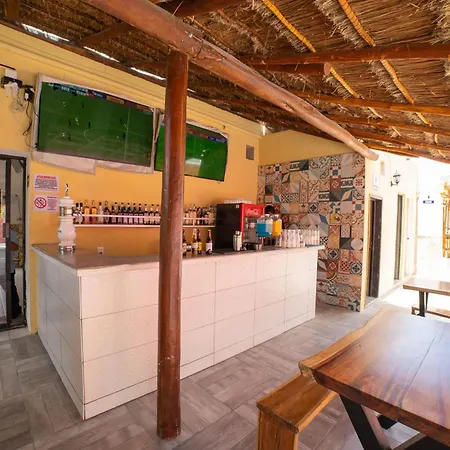 New Friends Hostel & Bar Adults Only-3